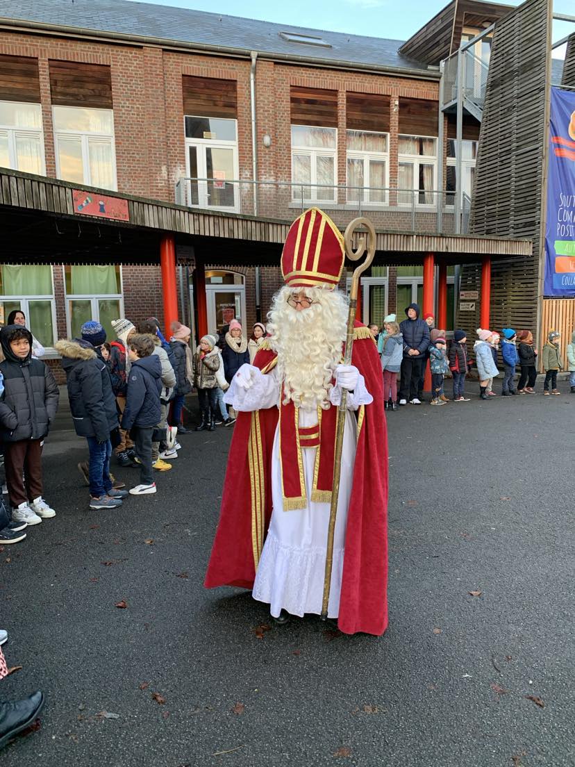 Visite de Saint Nicolas aujourd’hui dans l’école – Ecole fondamentale ...